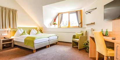 Familienhotel - Suiten mit extra Kinderzimmer - Forstau (Forstau) - Mehrbett-Zimmer  Aldiana Club Hochkönig - Aldiana Club Hochkönig