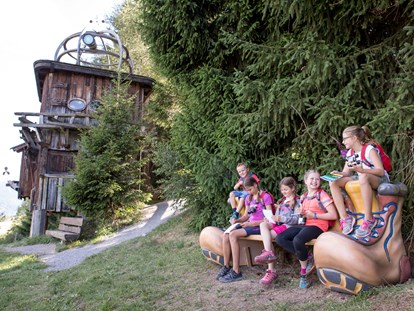 Familienhotel - Babyphone - Tiroler Oberland - der Forscherpfad in Ladis - Kinderhotel Laderhof