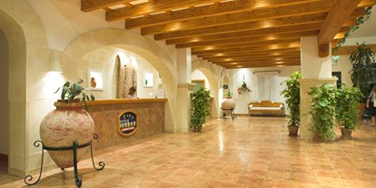 Familienhotel - Alaior Menorca - Rezeption - Royal Son Bou Family Club