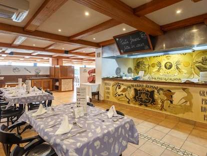 Familienhotel - Spielplatz - Show Cooking Restaurant La Basílica - Royal Son Bou Family Club