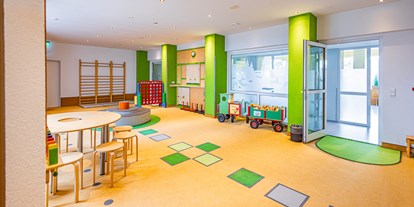 Familienhotel - Einzelzimmer mit Kinderbett - Hausen (Landkreis Rhön-Grabfeld) - Kinderspielzimmer - Ringberg Hotel