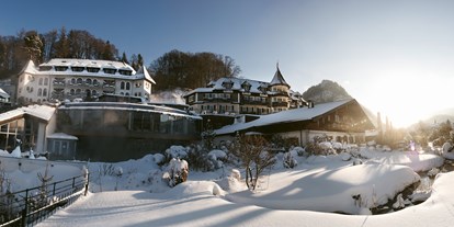 Familienhotel - Ampflwang - Ebner's Waldhof Außenansicht - Ebner's Waldhof am See