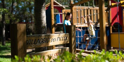 Familienhotel - Kinderwagenverleih - Bibione - Venezia Italia - Green Village Resort (Lignano) - Spielplatz - Green Village Resort