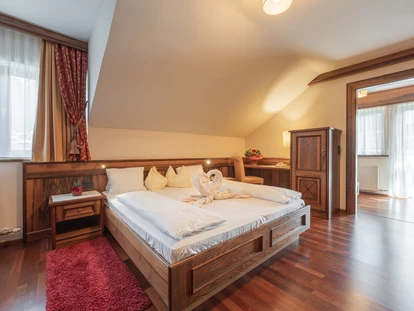 Familienhotel - Suiten mit extra Kinderzimmer - Medraz - Familienzimmer Royal - Alpenpark Resort Seefeld