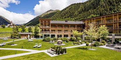 Familienhotel - Südtirol - Hotel (Außenansicht) Sommer - Hotel Masl