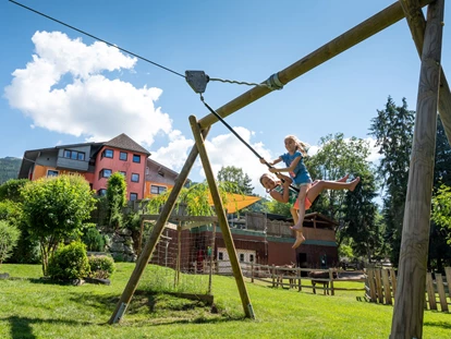 Familienhotel - Kinderbetreuung in Altersgruppen - Unterkremsbrücke - Urlaub im Kinderhotel in Schladming im Sommer - Bliems Familienhotel**** Schladming