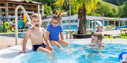 Familienhotel - Pools: Außenpool beheizt - PLZ 9074 (Österreich) - Familien- & Sportresort Brennseehof