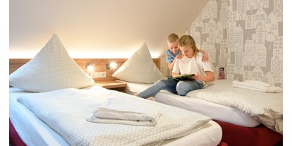 Familienhotel - Einzelzimmer mit Kinderbett - PLZ 98527 (Deutschland) - Familienhotel Rhön Feeling 