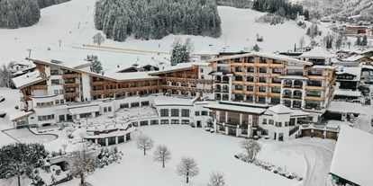 Familienhotel - Preisniveau: moderat - Schlitters - Außenansicht Winter - Sporthotel Ellmau