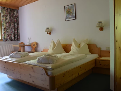 Familienhotel - Umgebungsschwerpunkt: Berg - Döbriach - Familienzimmer Maiglöckchen - Pirker´s Natur- & Bio Familienhotel