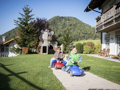 Familienhotel - Umgebungsschwerpunkt: Berg - Trentino-Südtirol - Garten - Garberhof Dolomit Family