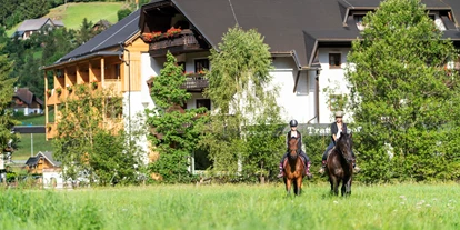 Familienhotel - Ponyreiten - Khünburg - Ausritt am Trattlerhof - Trattlers Hof-Chalets