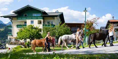 Familienhotel - Hunde: erlaubt - Assach - Ponys - Wohlfühlresort & Feriengut Martinerhof
