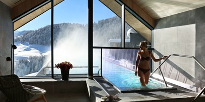 Familienhotel - Sauna - PLZ 6632 (Österreich) - S'PAnorma - Adults Only Wellnessbereich mit 70m² Infinity Pool, Panoramasauna und Aromadampfbad - Baby- & Kinderhotel Laurentius
