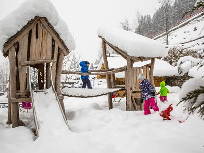 Familienhotel - Suiten mit extra Kinderzimmer - Medraz - 20.000m² Abenteuerspielplatz - Alpin Family Resort Seetal