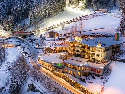 Familienhotel - Umgebungsschwerpunkt: Berg - Schlitters - Ski in Ski out: urlauben Sie direkt an der Skipiste - Alpin Family Resort Seetal