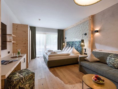 Familienhotel - Umgebungsschwerpunkt: Berg - Krün - Ganz viel Platz in unserer Suite Bergquell - Alpin Family Resort Seetal