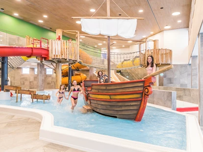 Familienhotel - Suiten mit extra Kinderzimmer - Medraz - Piratenschiff - Zugspitz Resort 4*S