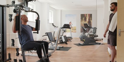 Familienhotel - Wellnessbereich - Eibenstock - Moderner Fitnessraum - AHORN Hotel Am Fichtelberg