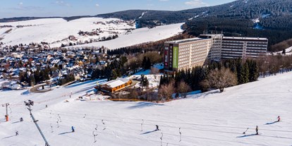 Familienhotel - Skikurs direkt beim Hotel - Eibenstock - Vom Hotel direkt auf die Piste - AHORN Hotel Am Fichtelberg