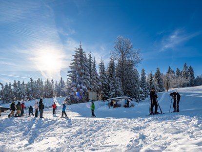 Familienhotel - Ski- und Rodeln am Rotterhang - AHORN Waldhotel Altenberg