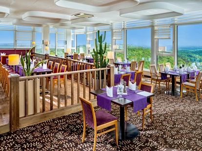 Familienhotel - Sauna - Thüringen - AZado Panorama Steakrestaurant mit Köstlichkeiten im 12. Stock - AHORN Berghotel Friedrichroda