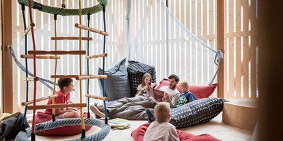 Familienhotel - Klassifizierung: 5 Sterne - Kinderbetreuung in der Spielescheune - Feuerstein Nature Family Resort