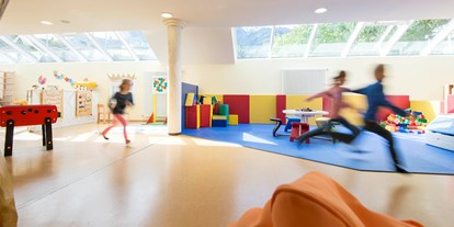 Familienhotel - Suiten mit extra Kinderzimmer - Kinderclub König Pipo - Familien-Wellness Residence Tyrol