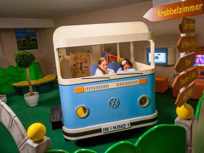 Familienhotel - Suiten mit extra Kinderzimmer - Spielbus - Familien-Wellness Residence Tyrol