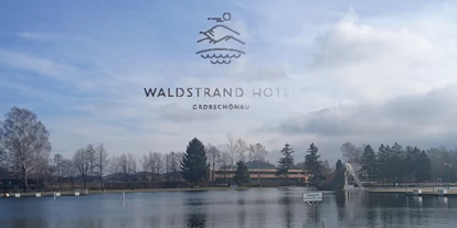 Familienhotel - Spielplatz - Das Waldstrand-Hotel im Herbst - Waldstrand-Hotel Großschönau