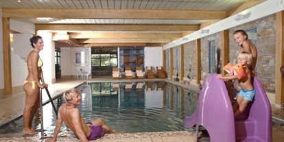 Familienhotel - Schwimmkurse im Hotel - Einöden - Pool - Familienhotel Hinteregger