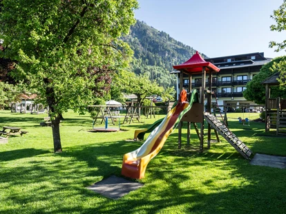 Familienhotel - Suiten mit extra Kinderzimmer - Niederdorf (Feldkirchen in Kärnten) - Kinderspielplatz - Familiengut Hotel Burgstaller