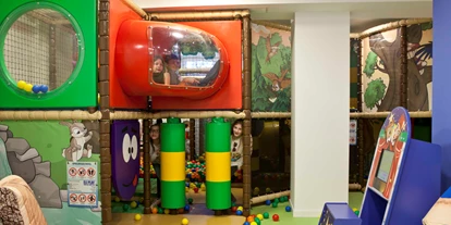 Familienhotel - Suiten mit extra Kinderzimmer - Forstau (Forstau) - Die neue Softplayanlage - Familienhotel Sommerhof