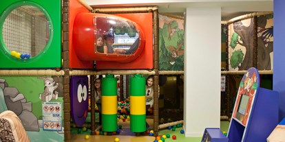 Familienhotel - Suiten mit extra Kinderzimmer - Kleinsölk - Die neue Softplayanlage - Familienhotel Sommerhof