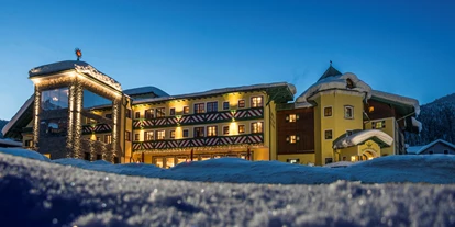 Familienhotel - Umgebungsschwerpunkt: Stadt - Straßerberg - Hotel Sommerhof im Winter - Familienhotel Sommerhof