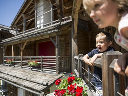 Familienhotel - Suiten mit extra Kinderzimmer - PLZ 9963 (Österreich) - Post Alpina - Family Mountain Chalets