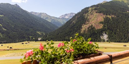 Familienhotel - Skikurs direkt beim Hotel - Aussicht von unseren Balkonen - Almfamilyhotel Scherer****s - Familotel Osttirol