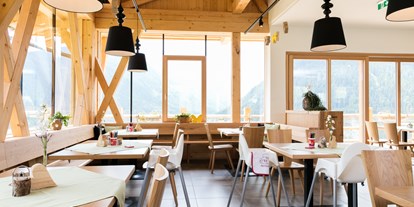 Familienhotel - Suiten mit extra Kinderzimmer - Restaurant - Almfamilyhotel Scherer****s - Familotel Osttirol