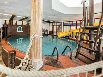 Familienhotel - Schwimmkurse im Hotel - Grießen (Leogang) - Kinderhallenbad "Käpt`n Hook" - Kinderhotel Waldhof