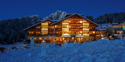 Familienhotel - Skilift - Italien - Winterromantik direkt an der Umlaufbahn Meran 2000 - Wohlfühlhotel Falzeben