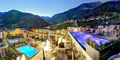 Familienhotel - Preisniveau: gehoben - Medraz - Hotelübersicht - Stroblhof Active Family Spa Resort