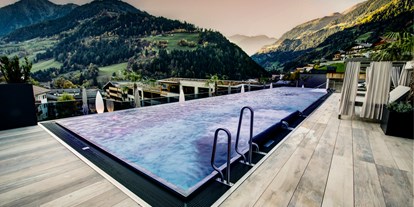 Familienhotel - Umgebungsschwerpunkt: am Land - Vals - Mühlbach - Skypool (ab 16 Jahren) - Stroblhof Active Family Spa Resort