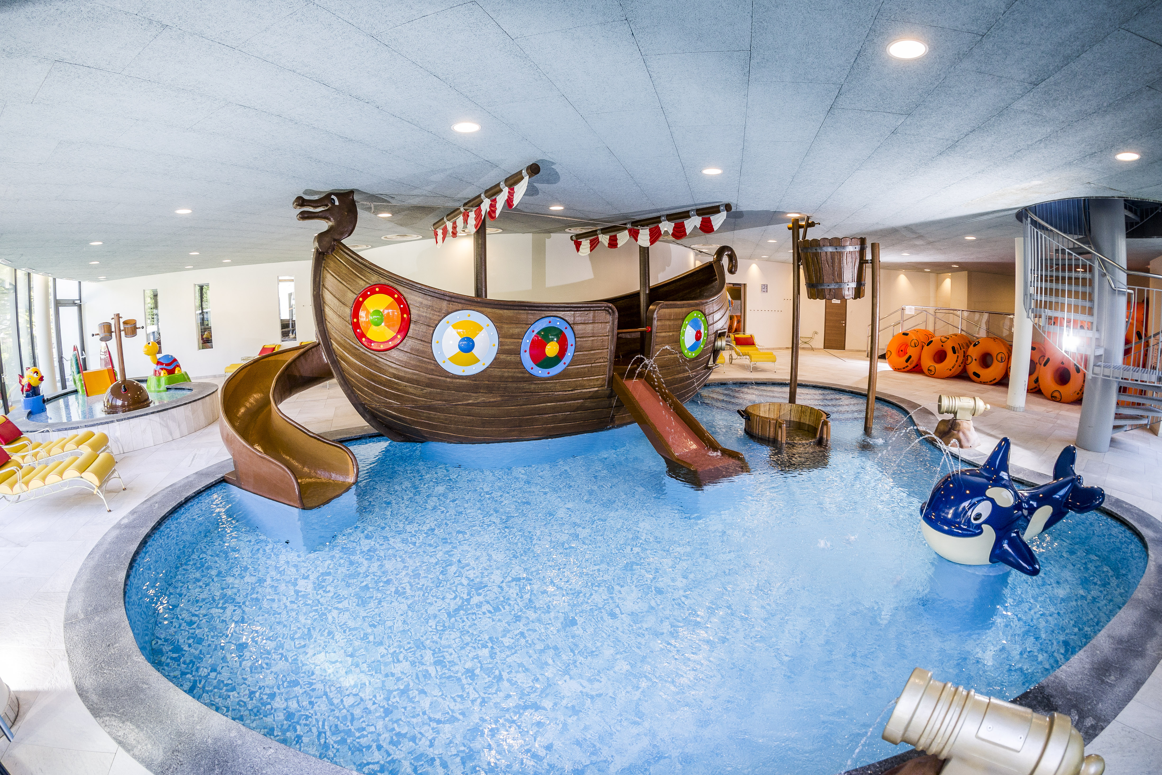 Familienhotel: Hotel Prokulus Kinderhallenbad Wikingerschiff - Hotel Prokulus - Family & Wellness