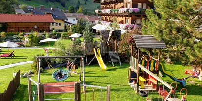 Familienhotel - Suiten mit extra Kinderzimmer - Schlitters - Spielplatz - Hotel Auenhof