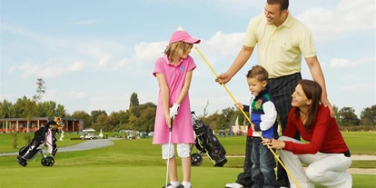 Familienhotel - Spielplatz - Sonnengolf-Golfanlage für Familien - Pension Apfelhof***