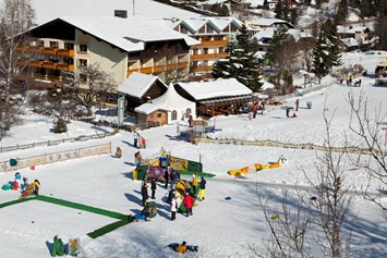 Kinderhotel: Hotel direkt an der Piste  - Familien & Sporthotel Kärntnerhof