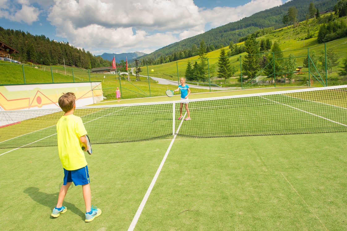 Kinderhotel: Tennis - Die Seitenalm