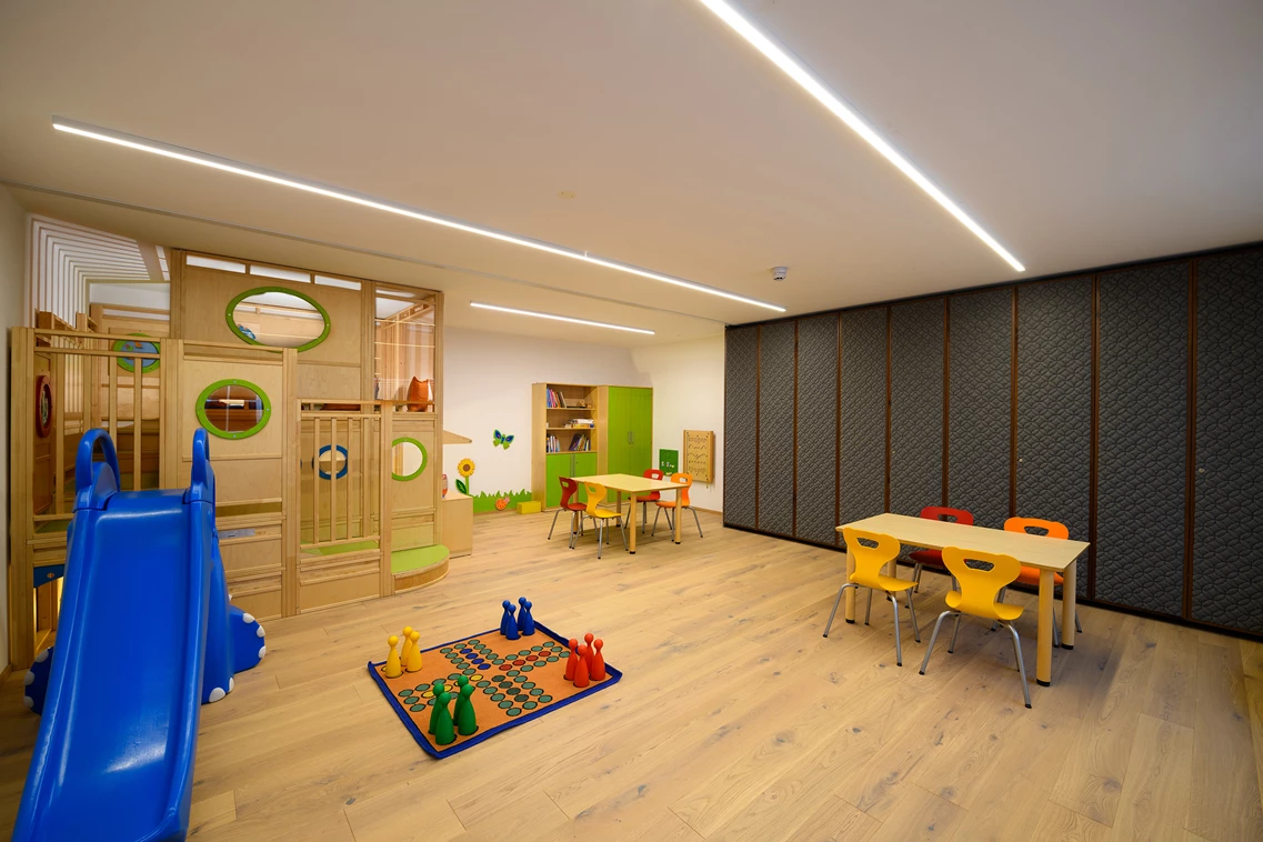 Kinderhotel: Kinderspielraum  - Hotel Bergzeit - Urlaub al dente