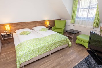 Familienhotel: Zimmer mit Doppelbett - Familienhotel & Reiterparadies Der Ponyhof