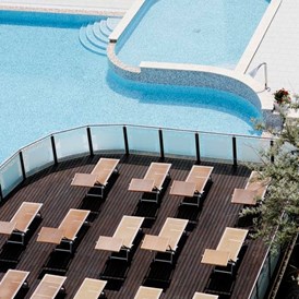 Kinderhotel: Gegenüber unserem Hotel Pool mit Open Bar (Softdrinks)  den ganzen Tag - Club Family Hotel Milano Marittima